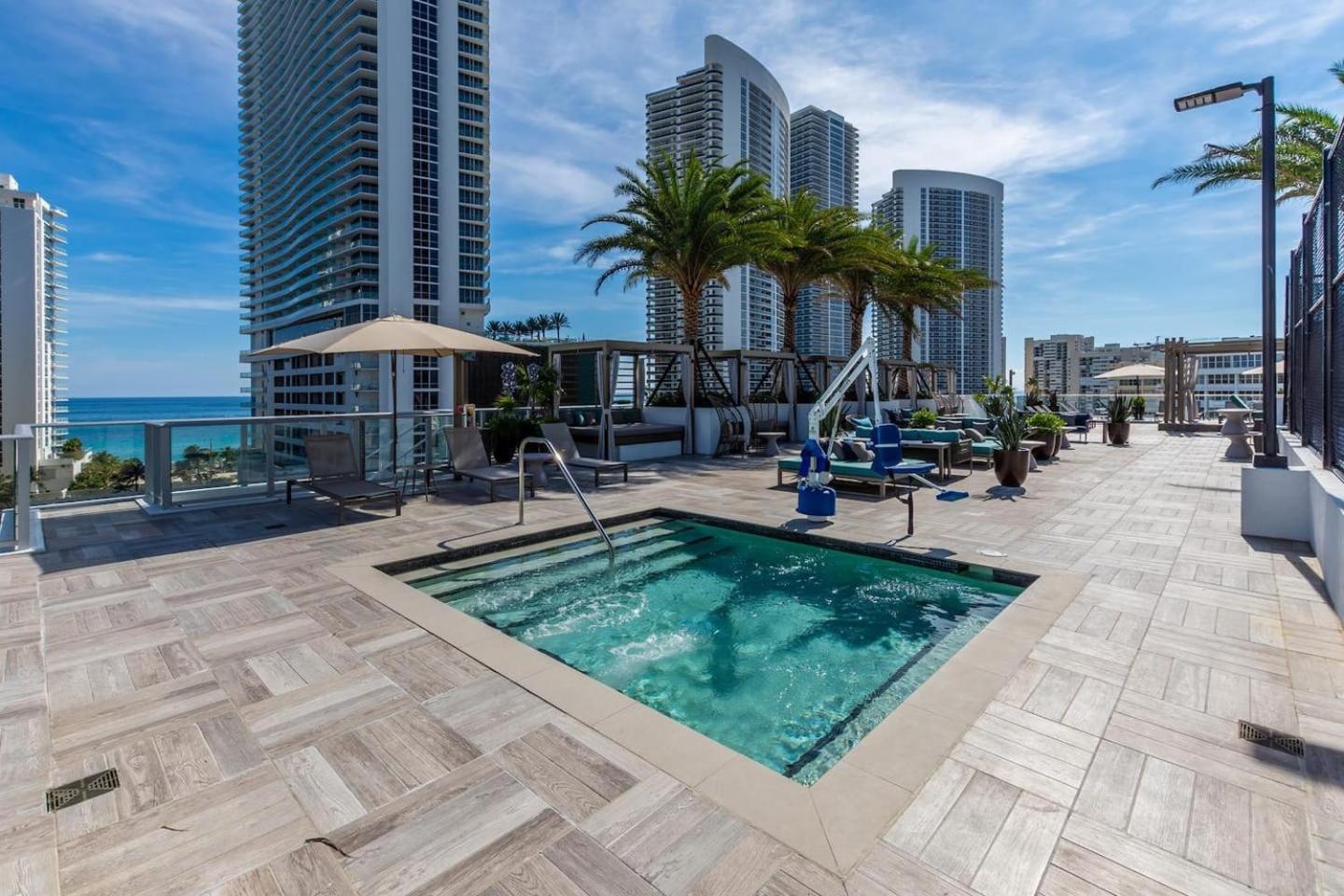 Amazing Apartments At H Beach House Hollywood Exterior foto