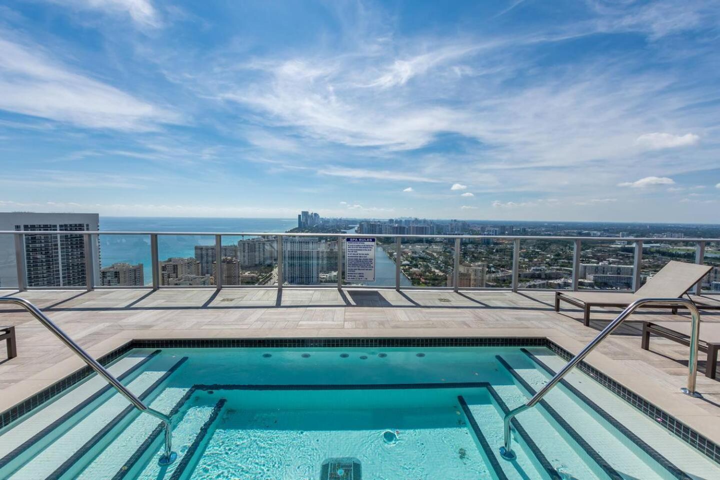 Amazing Apartments At H Beach House Hollywood Exterior foto
